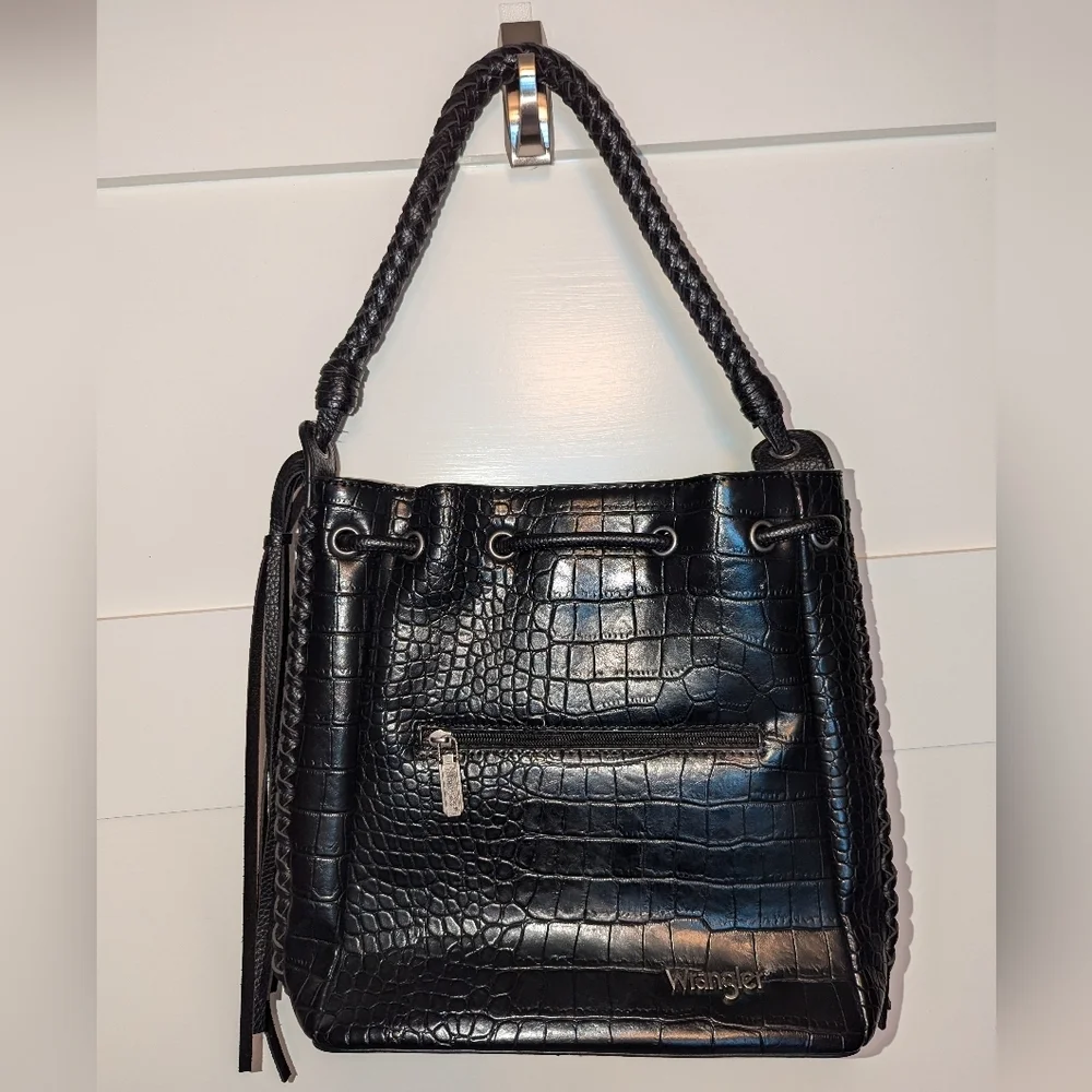 Like New Black Leather Wrangler braided shoulder bag. Black purse. Fring…
